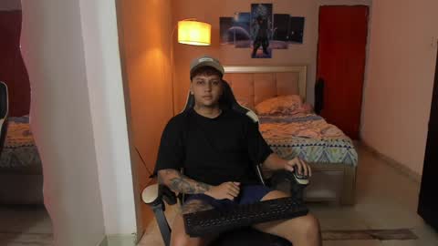 Snapshot of jake_pons chatting on 01-29-25, 03:04 Jake Pons online show from 01-29-25, 03:04