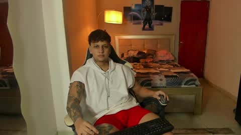 Snapshot of jake_pons chatting on 02-19-25, 12:03 Jake Pons online show from 02-19-25, 12:03