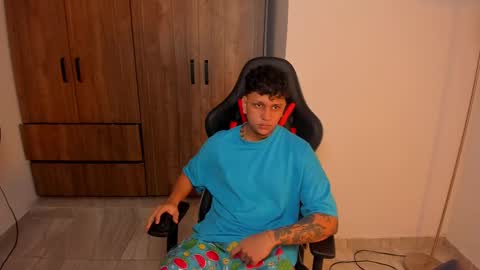 Snapshot of jake_pons chatting on 09-13-25, 01:16 Jake Pons online show from 09-13-25, 01:16