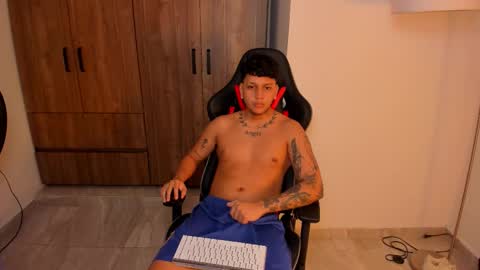 Snapshot of jake_pons chatting on 09-27-25, 02:38 Jake Pons online show from 09-27-25, 02:38