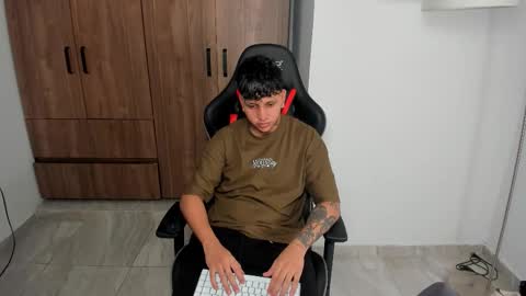 Snapshot of jake_pons chatting on 10-15-25, 10:15 Jake Pons online show from 10-15-25, 10:15