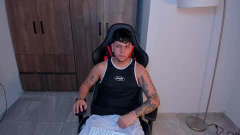 Snapshot of jake_pons chatting on 11-21-25, 07:23 Jake Pons online show from 11-21-25, 07:23