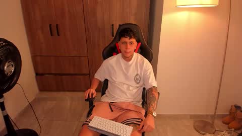 Snapshot of jake_pons chatting on 02-14-26, 04:20 Jake Pons online show from 02-14-26, 04:20