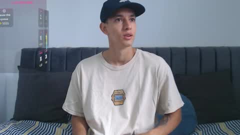 Snapshot of jake_shadow14 chatting on 11-14-25, 04:28 Hi guys im new 3 online show from 11-14-25, 04:28