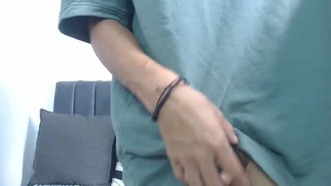 Snapshot of jake_shadow14 chatting on 01-11-26, 04:56 Hi guys im new 3 online show from 01-11-26, 04:56