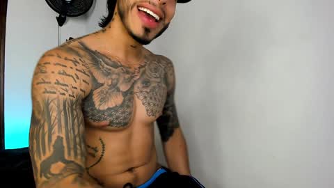 Snapshot of jakee_brown chatting on 01-15-25, 01:56 Santiago online show from 01-15-25, 01:56