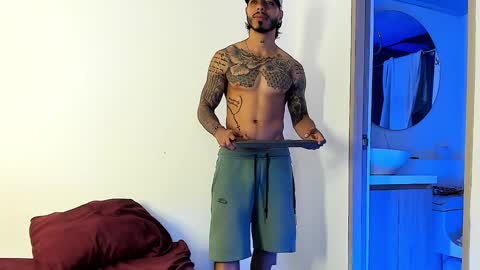 Snapshot of jakee_brown chatting on 02-09-25, 02:06 Santiago online show from 02-09-25, 02:06