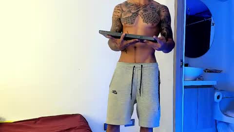 Snapshot of jakee_brown chatting on 02-11-25, 09:20 Santiago online show from 02-11-25, 09:20