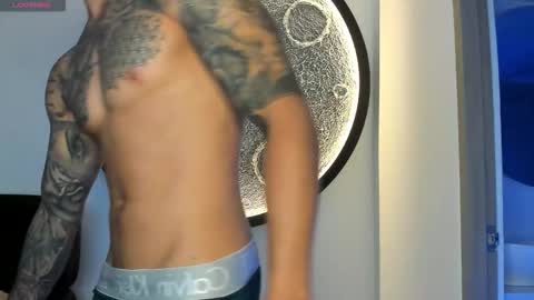 Snapshot of jakee_brown chatting on 11-13-25, 01:59 Santiago online show from 11-13-25, 01:59