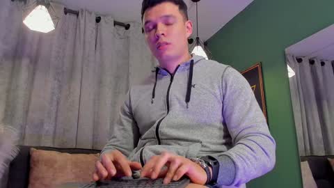 Snapshot of jakee_tyler chatting on 12-06-24, 02:46 Jake Tyler online show from 12-06-24, 02:46