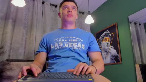 Snapshot of jakee_tyler chatting on 01-03-25, 02:21 Jake Tyler online show from 01-03-25, 02:21