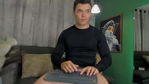 Snapshot of jakee_tyler chatting on 02-25-25, 12:47 Jake Tyler online show from 02-25-25, 12:47