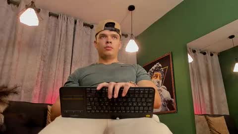 Snapshot of jakee_tyler chatting on 10-07-25, 08:50 Jake Tyler online show from 10-07-25, 08:50