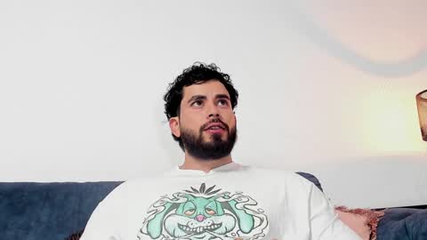 Snapshot of jakeskye chatting on 01-09-25, 02:11 JakeSkye online show from 01-09-25, 02:11