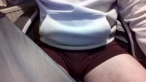 jakieg010 online show from 04-18-26, 03:43