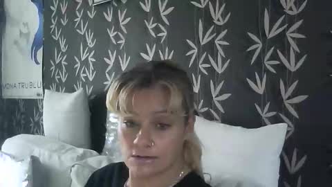 Snapshot of jakkilouise chatting on 11-06-25, 01:01 JAKKI LOUISE pornstar online show from 11-06-25, 01:01