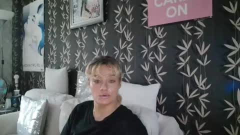 Snapshot of jakkilouise chatting on 11-14-25, 11:31 JAKKI LOUISE pornstar online show from 11-14-25, 11:31
