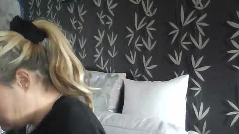 Snapshot of jakkilouise chatting on 11-18-25, 02:32 JAKKI LOUISE pornstar online show from 11-18-25, 02:32
