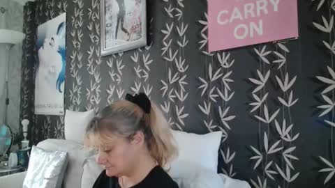 Snapshot of jakkilouise chatting on 11-25-25, 01:11 JAKKI LOUISE pornstar online show from 11-25-25, 01:11