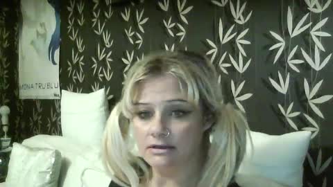 Snapshot of jakkilouise chatting on 06-18-26, 10:58 JAKKI LOUISE pornstar online show from 06-18-26, 10:58