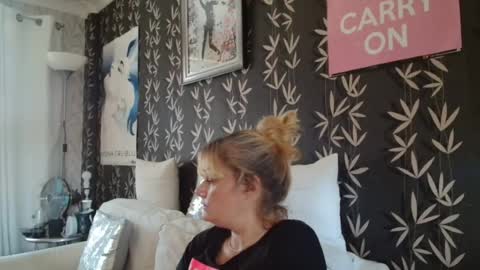 Snapshot of jakkilouise chatting on 06-25-26, 04:22 JAKKI LOUISE pornstar online show from 06-25-26, 04:22