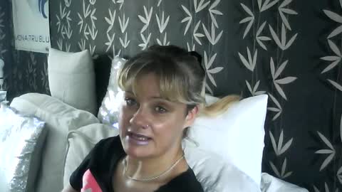 Snapshot of jakkilouise chatting on 07-15-26, 02:22 JAKKI LOUISE pornstar online show from 07-15-26, 02:22
