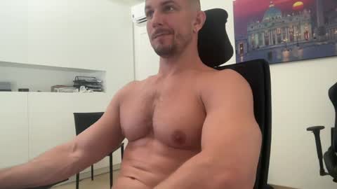 Snapshot of jakubstefano chatting on 08-08-26, 06:59 Muscle beast P online show from 08-08-26, 06:59