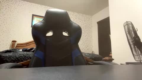 Snapshot of jakywaky13 chatting on 05-26-26, 08:43 jakywaky13 online show from 05-26-26, 08:43