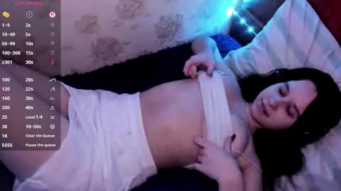 Lisa online show from 12-21-25, 04:25