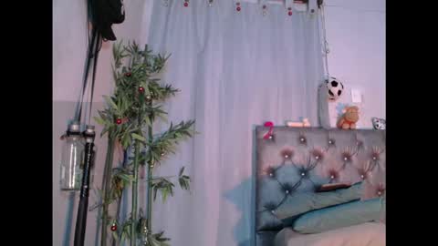 Snapshot of jamadoll66 chatting on 12-21-25, 07:37 Jamaica online show from 12-21-25, 07:37