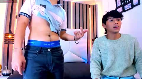 Snapshot of james_and_kenet chatting on 01-17-26, 11:37 James y Kenet online show from 01-17-26, 11:37