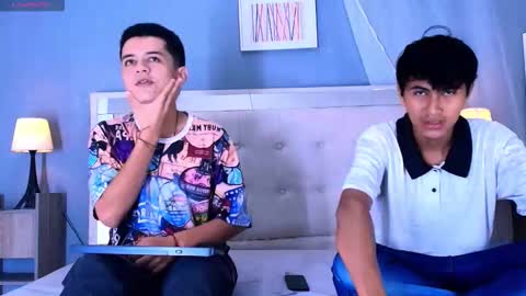 Snapshot of james_and_kenet chatting on 01-18-26, 11:14 James y Kenet online show from 01-18-26, 11:14