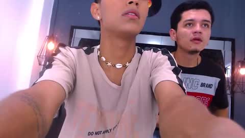 Snapshot of james_and_kenet chatting on 02-12-26, 02:01 James y Kenet online show from 02-12-26, 02:01