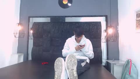 Snapshot of james_and_kenet chatting on 02-17-26, 11:50 James y Kenet online show from 02-17-26, 11:50