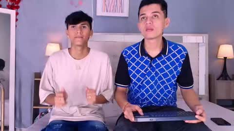 Snapshot of james_and_kenet chatting on 02-20-26, 07:14 James y Kenet online show from 02-20-26, 07:14