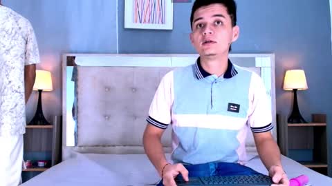 Snapshot of james_and_kenet chatting on 02-24-26, 11:52 James y Kenet online show from 02-24-26, 11:52