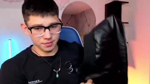 Snapshot of james_cr chatting on 07-08-26, 12:53 james_cr online show from 07-08-26, 12:53