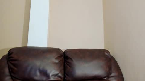 Snapshot of james_morrisonm chatting on 11-15-25, 09:00 james_morrisonm online show from 11-15-25, 09:00