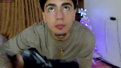 Snapshot of jamesdekker chatting on 12-18-25, 03:23 jamesdekker online show from 12-18-25, 03:23