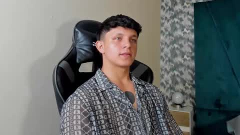 Snapshot of jamesgolden_ chatting on 03-01-25, 02:48 jamesgolden_ online show from 03-01-25, 02:48