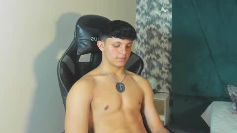 Snapshot of jamesgolden_ chatting on 03-05-25, 12:27 jamesgolden_ online show from 03-05-25, 12:27