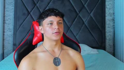 Snapshot of jamesgolden_ chatting on 03-05-25, 01:17 jamesgolden_ online show from 03-05-25, 01:17