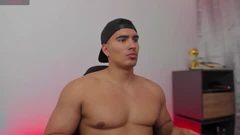 Snapshot of jamesgraay chatting on 11-05-25, 04:40 James Gray online show from 11-05-25, 04:40