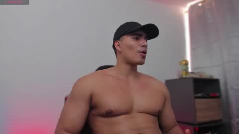 Snapshot of jamesgraay chatting on 11-11-25, 07:47 James Gray online show from 11-11-25, 07:47