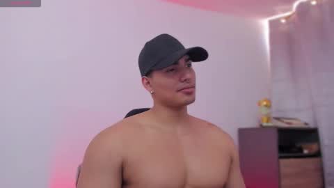 Snapshot of jamesgraay chatting on 11-21-25, 06:17 James Gray online show from 11-21-25, 06:17