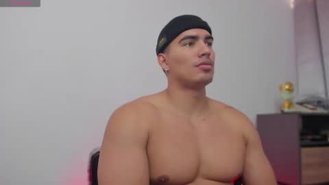 Snapshot of jamesgraay chatting on 12-05-25, 06:48 James Gray online show from 12-05-25, 06:48