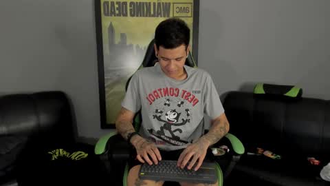 Jamesinked  online show from 12-15-24, 10:15