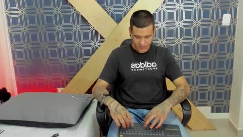Jamesinked  online show from 01-07-25, 06:35