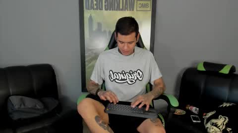 Jamesinked  online show from 01-31-25, 06:36