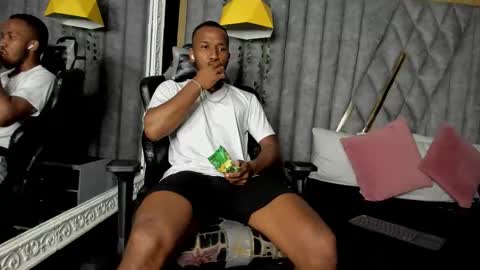 James  online show from 03-08-26, 11:30